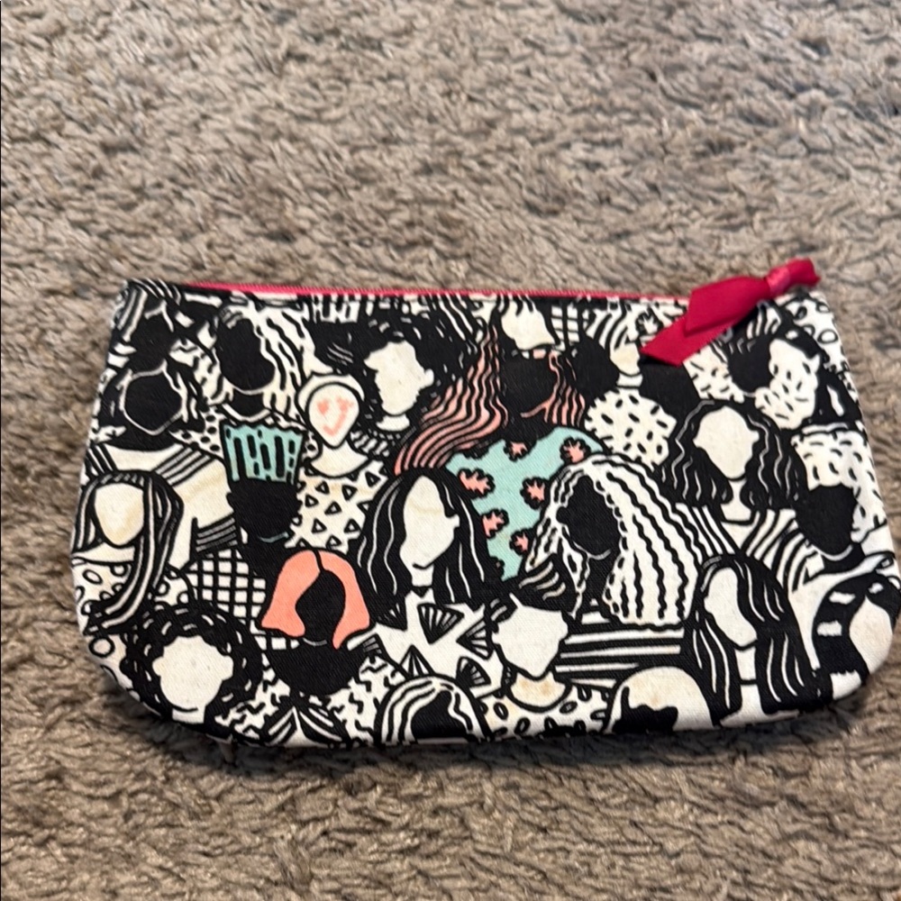 Stylish Black and White Cosmetic Bag